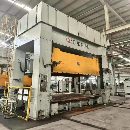 江东630吨框架液压机，后两台_大台面